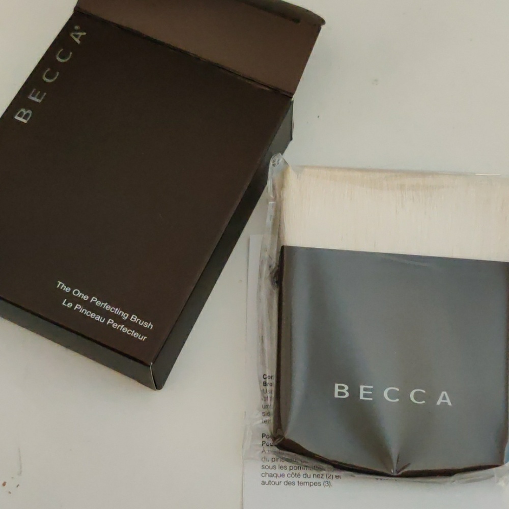 Becca Cosmetics The One Perfecting Brush